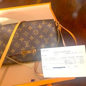 Louis Vuitton authentic Favorite monogram handbag